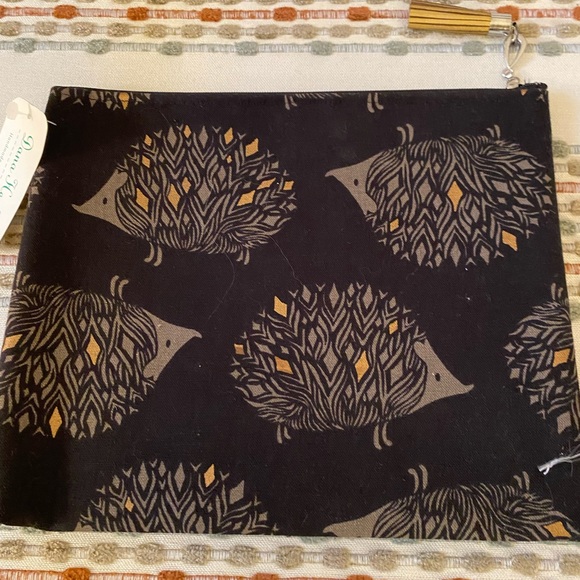 Dana Herbert cosmetic / multi use bag with hedgehogs - Picture 5 of 5